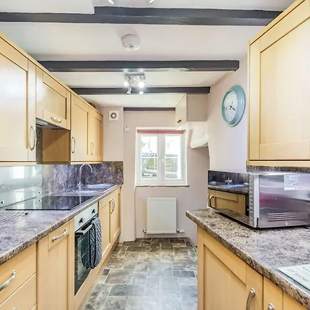 Dom wakacyjny Old Dame School *